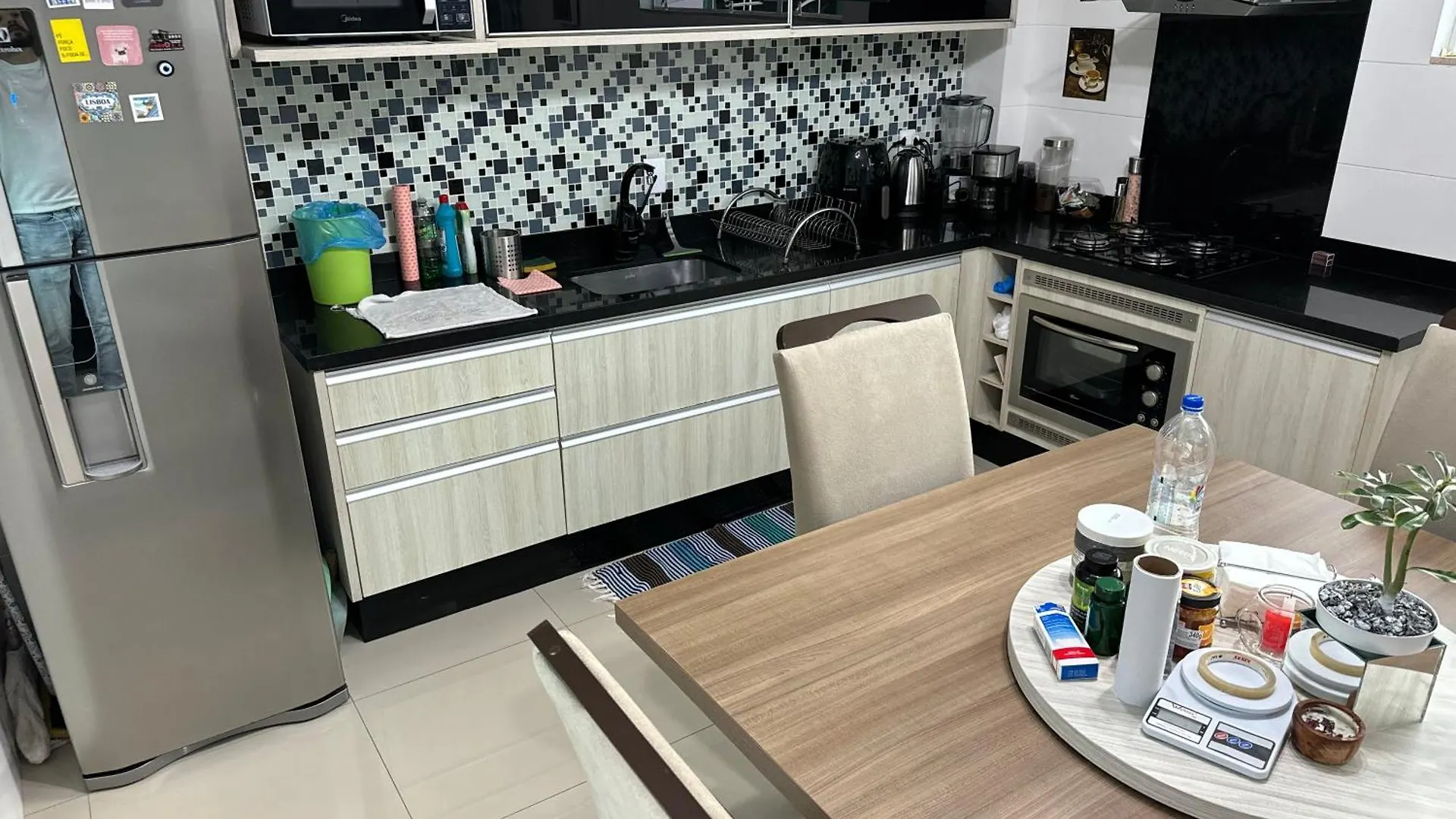Quarto Confortavel Com Tv, Ar E Sacada Vista Jardim Florianópolis Kwatera prywatna